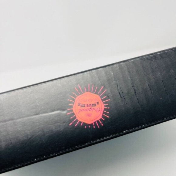 The Original Fun Workshop World Map Cork Bulletin Board With Push Pins - Picture 5 of 7